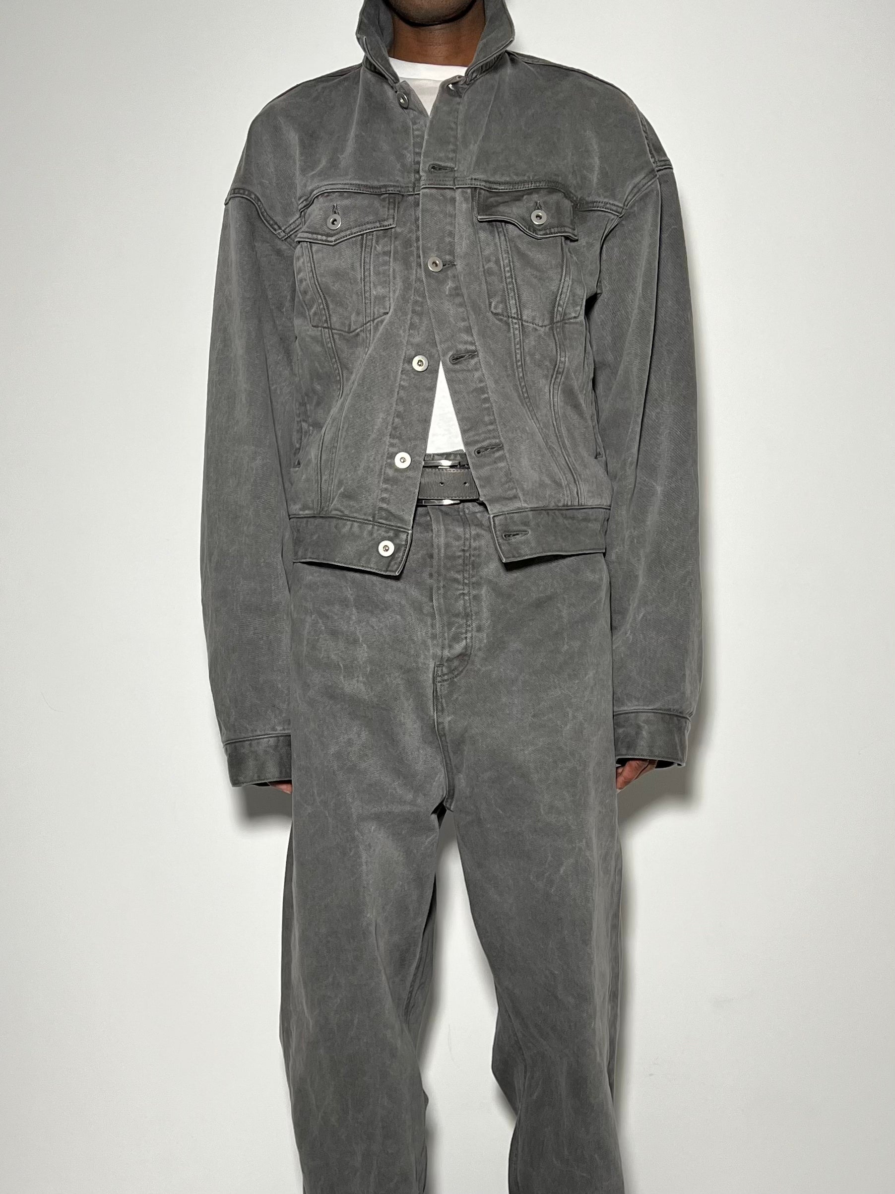 GREY UNEVEN DYE TYPE III DENIM JACKET – VUJA DÉ GREY UNEVEN DYE TYPE III DENIM JACKET – VUJA DÉ