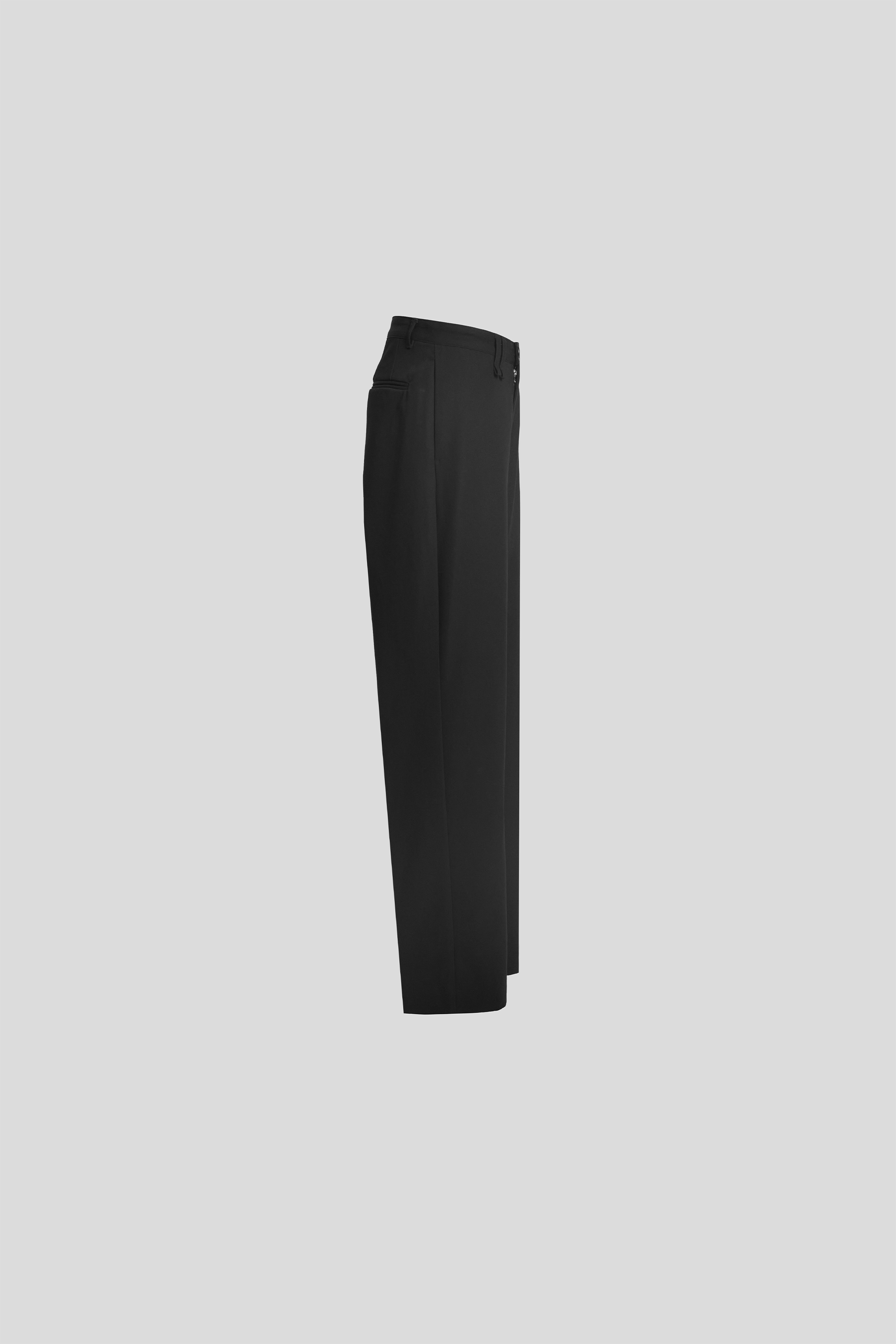 OTIS SILICONE-IMPREGNATED TROUSERS IN MATTE BLACK – VUJA DÉ OTIS SILICONE-IMPREGNATED TROUSERS IN MATTE BLACK – VUJA DÉ