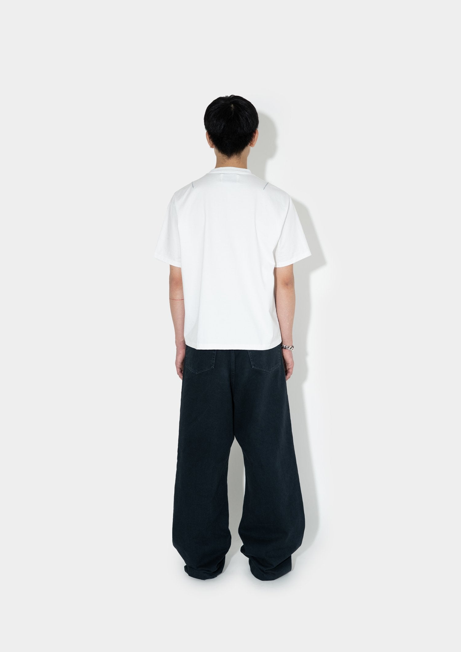 DARTED LOGO T-SHIRT (WHITE) – VUJA DÉ